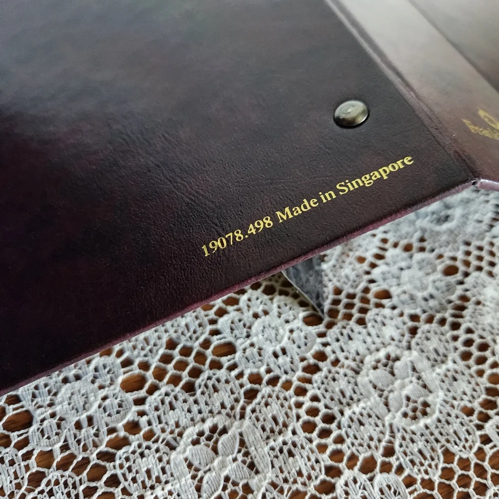 FranklinCovey Burgundy Archive Storage Binder
